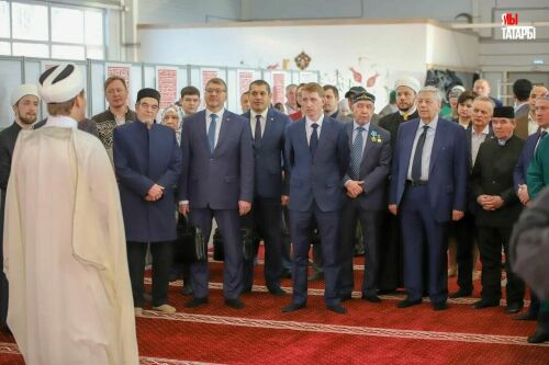 Выставка татарской каллиграфии «Миллиард.Татар» открылась в столице Урала